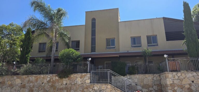 שרון פישמן חדרי אירוח במירון | טלחופש - הבית של התיירות הכשרה