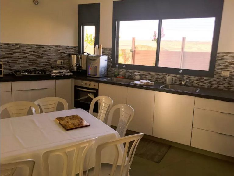 מתחם אירוח בצפון, צימרים עם בריכה מחוממת ביבנאל, צימרים בצפון, צימרים בישוב דתי בצפון