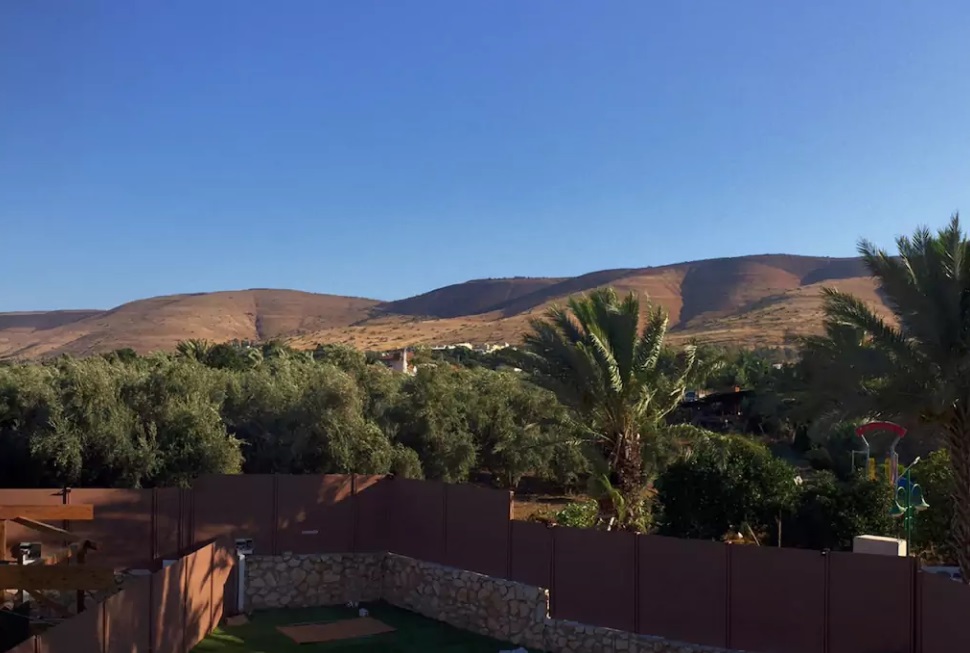 מתחם אירוח למשפחות בצפון, צימרים בצפון, צימרים למשפחות עם בריכה מחוממת