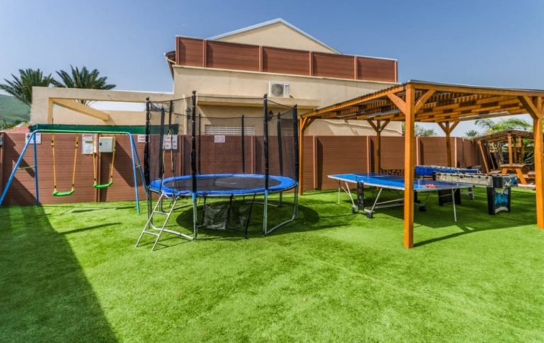 צימרים בצפון, מתחם אירוח למשפחות בצפון, צימרים עם בריכה מחוממת בצפון