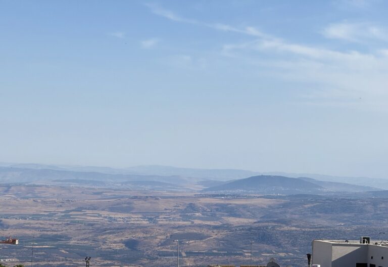 סוויטות הצבי - סוויטות חדשות בלב בעיר צפת - טלחופש
