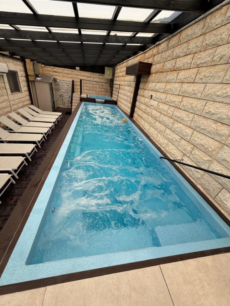 מונטה בריכת שחייה פרטית לקבוצות, חדשה בירושלים - טלחופש, הבית של התיירות הכשרה