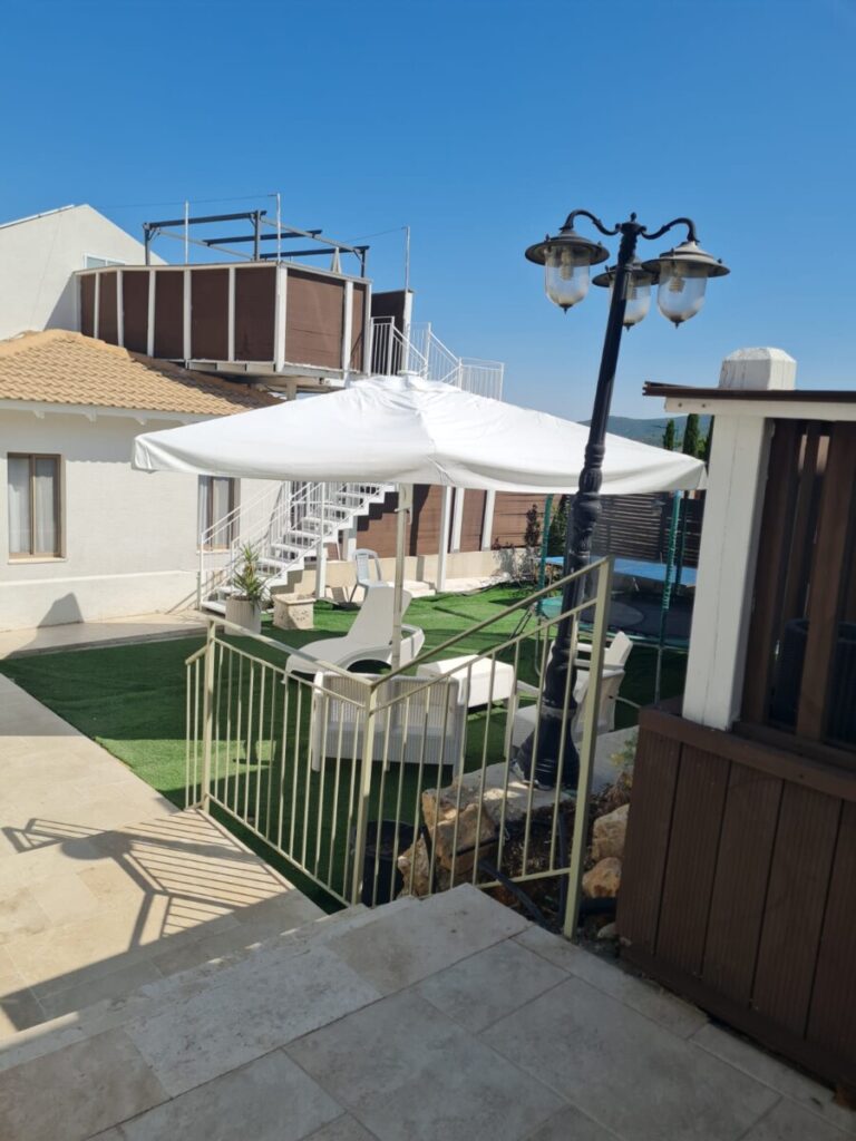 אחוזת טנגנה, צימרים עם בריכה פרטית במושב ספסופה, טלחופש