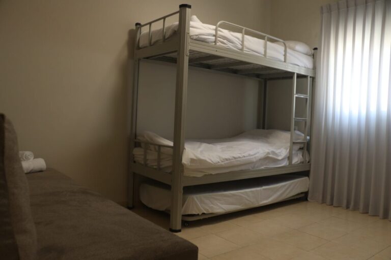 מתחם SunSuite מול הכנרת הינו צימר חדש, מפנק ואיכותי בטבריה - טלחופש
