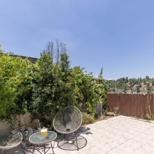 יוקרה ביער - צימר יוקרתי לזוגות ולמשפחות בירושלים - טלחופש